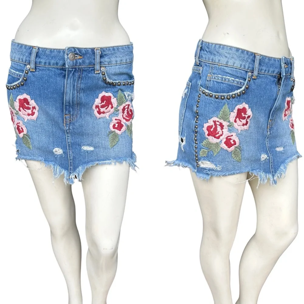 Free People Medium Wash Denim Studded Distressed Floral Mini Skirt Size 26